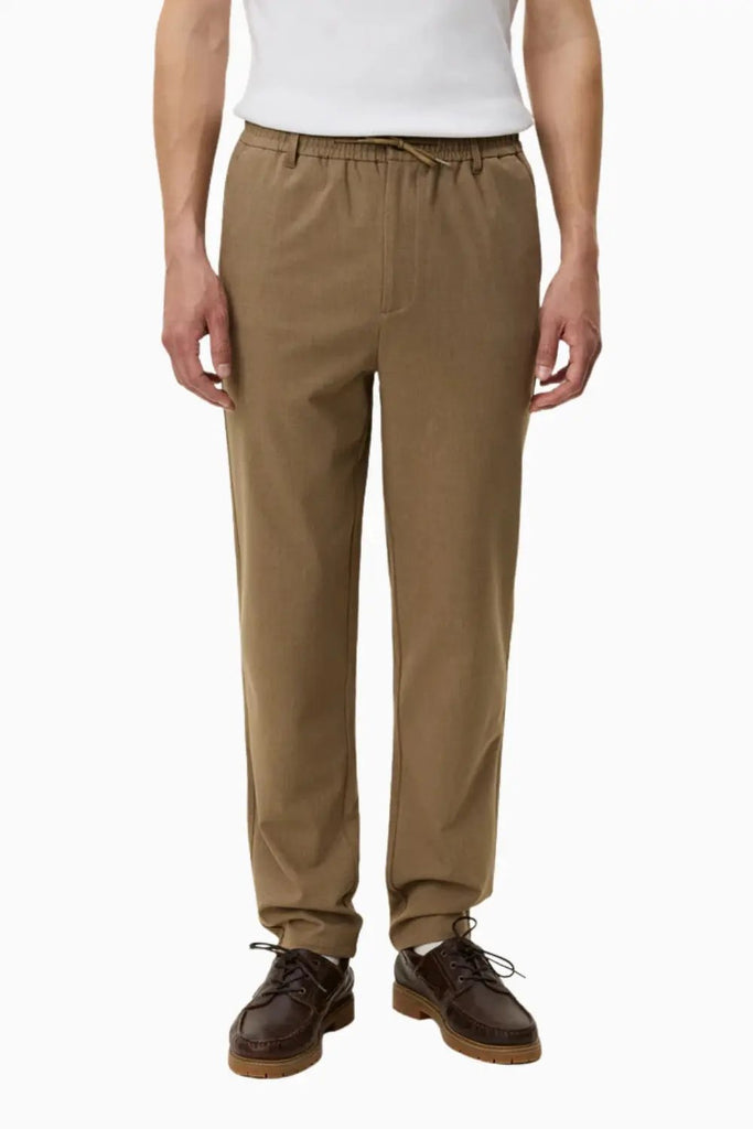Como Tapered Textured Pants for Mens Les Deux