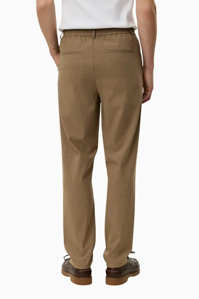Como Tapered Textured Pants for Mens Les Deux