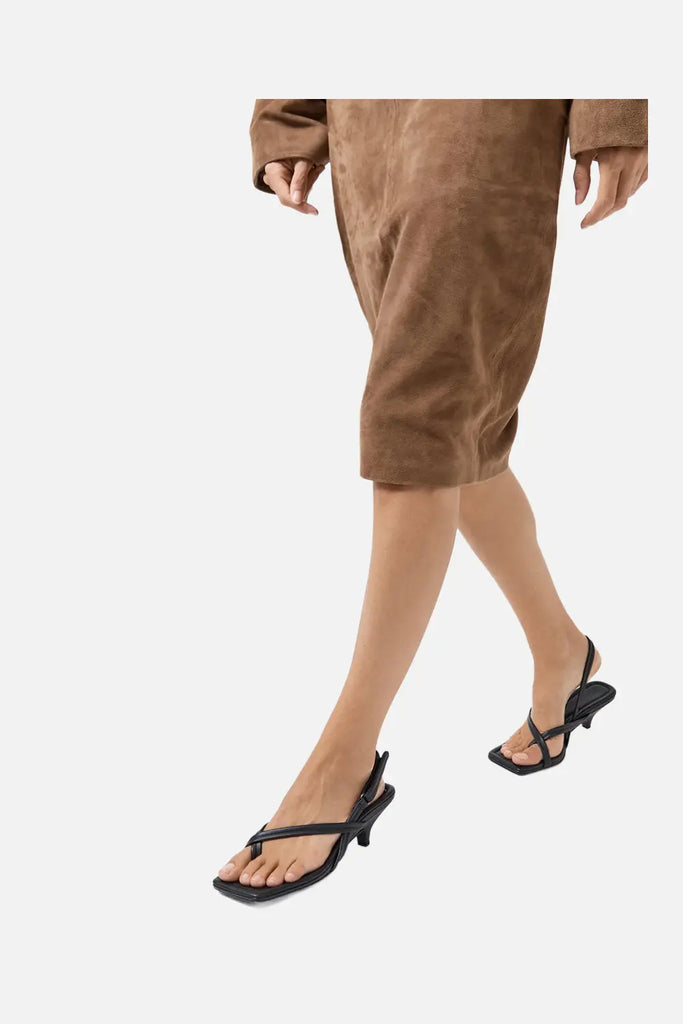Cross Detail Heel St Agni
