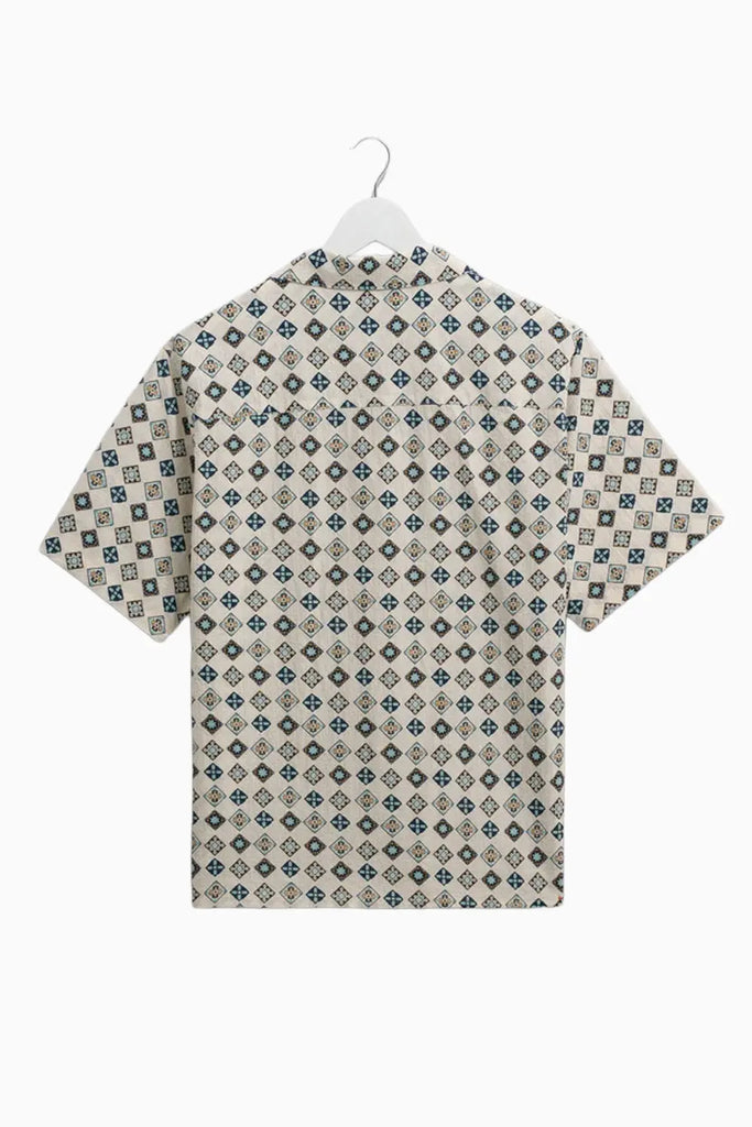 Didcot - Ecru And Multicolour Geometric Tile Seersucker Short-Sleeve Shirt Wax London