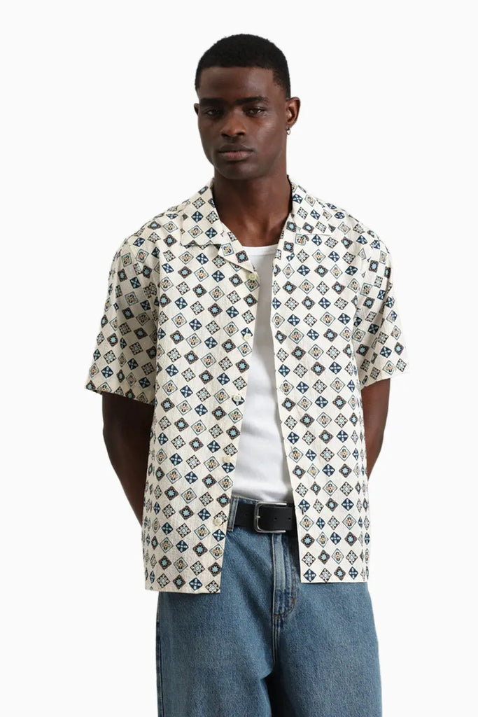 Didcot - Ecru And Multicolour Geometric Tile Seersucker Short-Sleeve Shirt Wax London