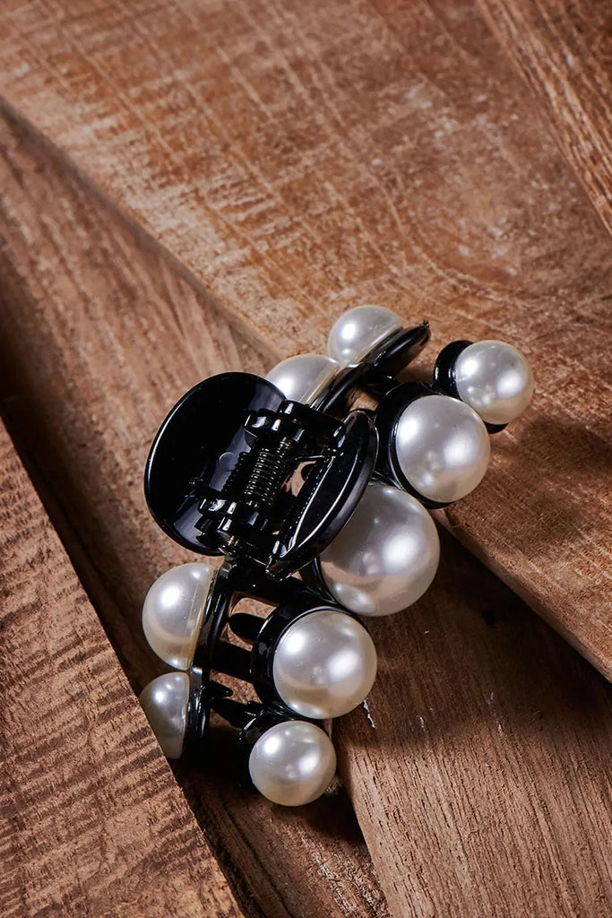 Five Faux Pearl Clip for Womens Storets