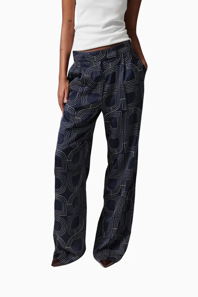 Phoebe - Fluid Viscose Stitch for Womens Day Birger Ét Mikkelsen